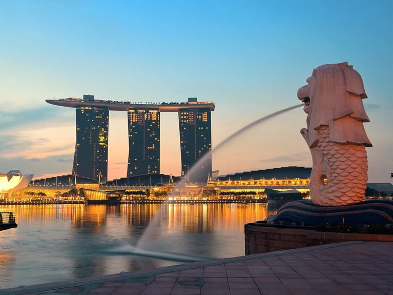 Bekerja di Singapura