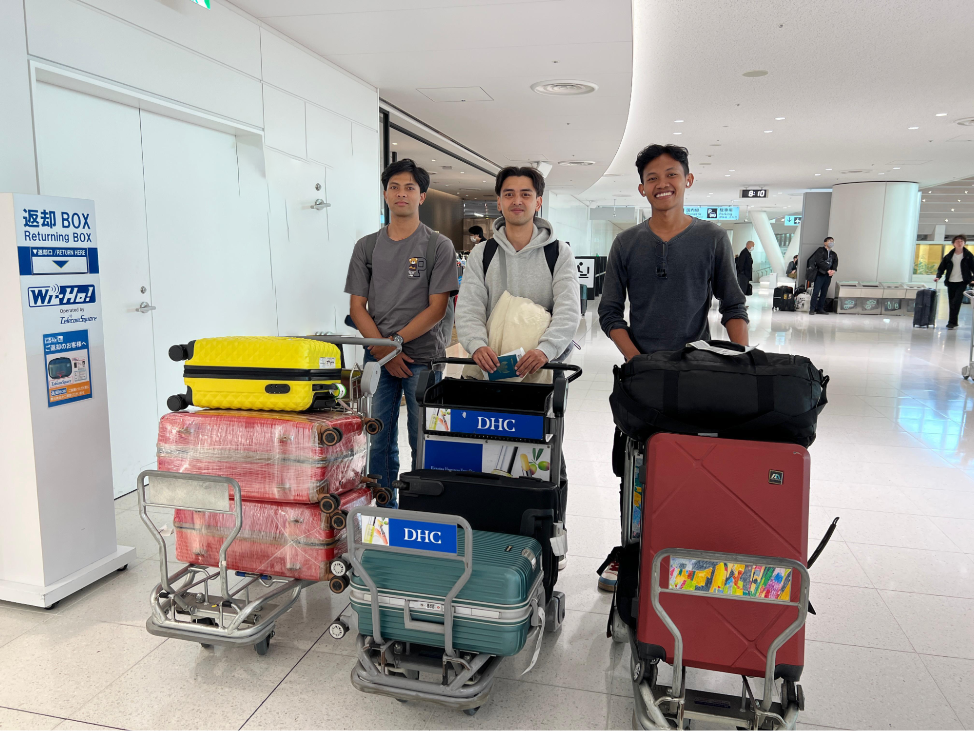 Welcoming Specified Skilled Worker (SSW) GSC (SEA) students at Haneda Airport, Tokyo